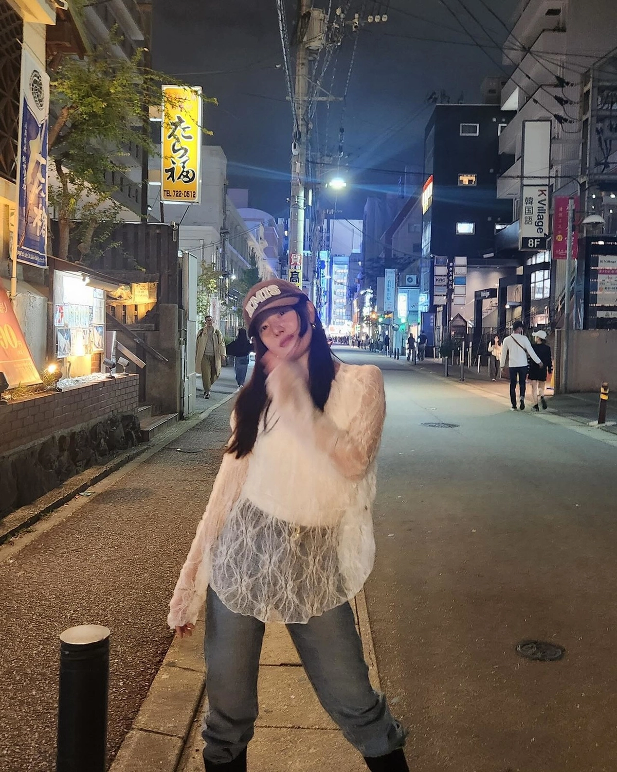 한선화, 청순함과 시크함이 공존하는 데님 룩… 가을밤의 여신