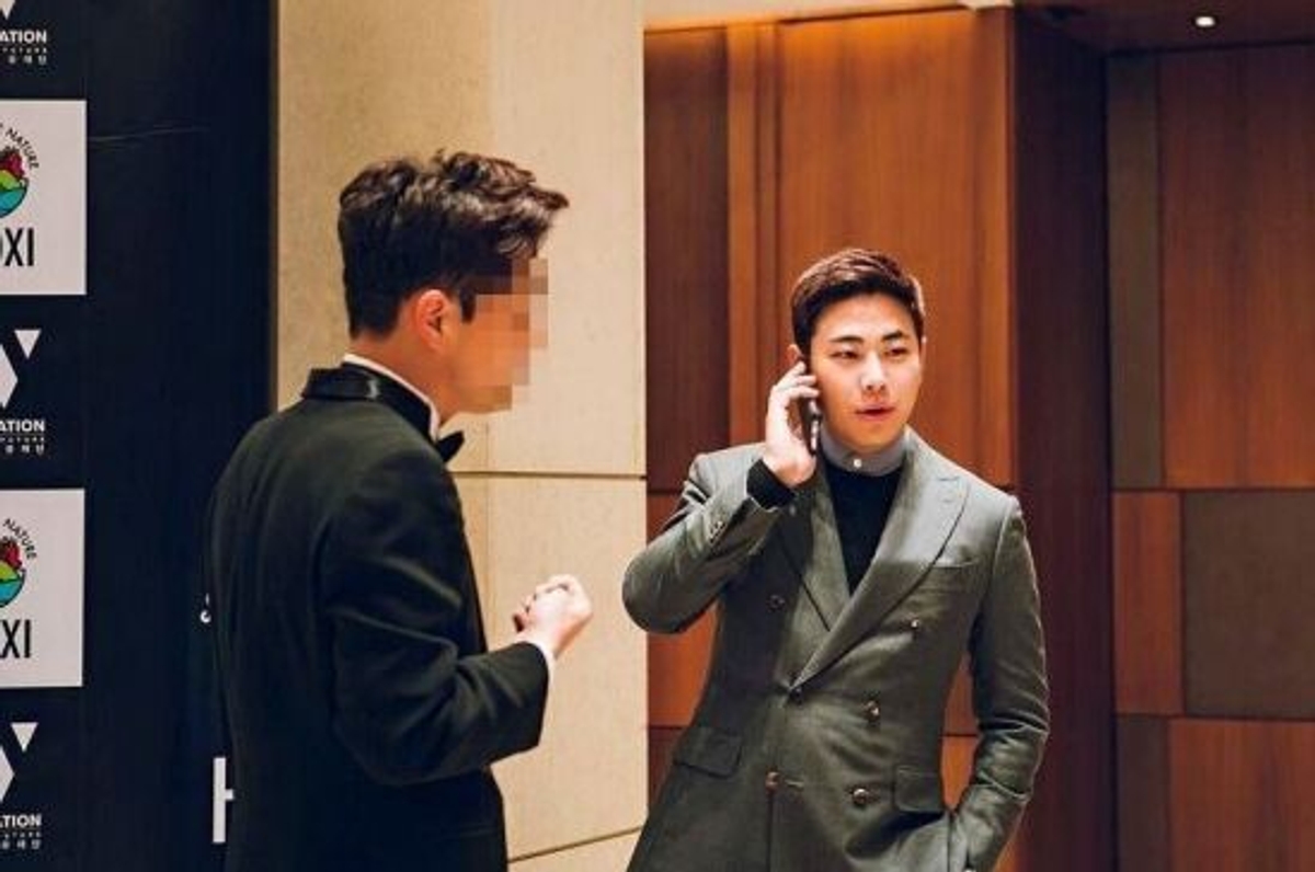W-재단 이사장 이욱, 임지연 남자친구로 '이목집중'